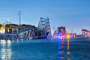 Francis Scott Key Bridge collapses